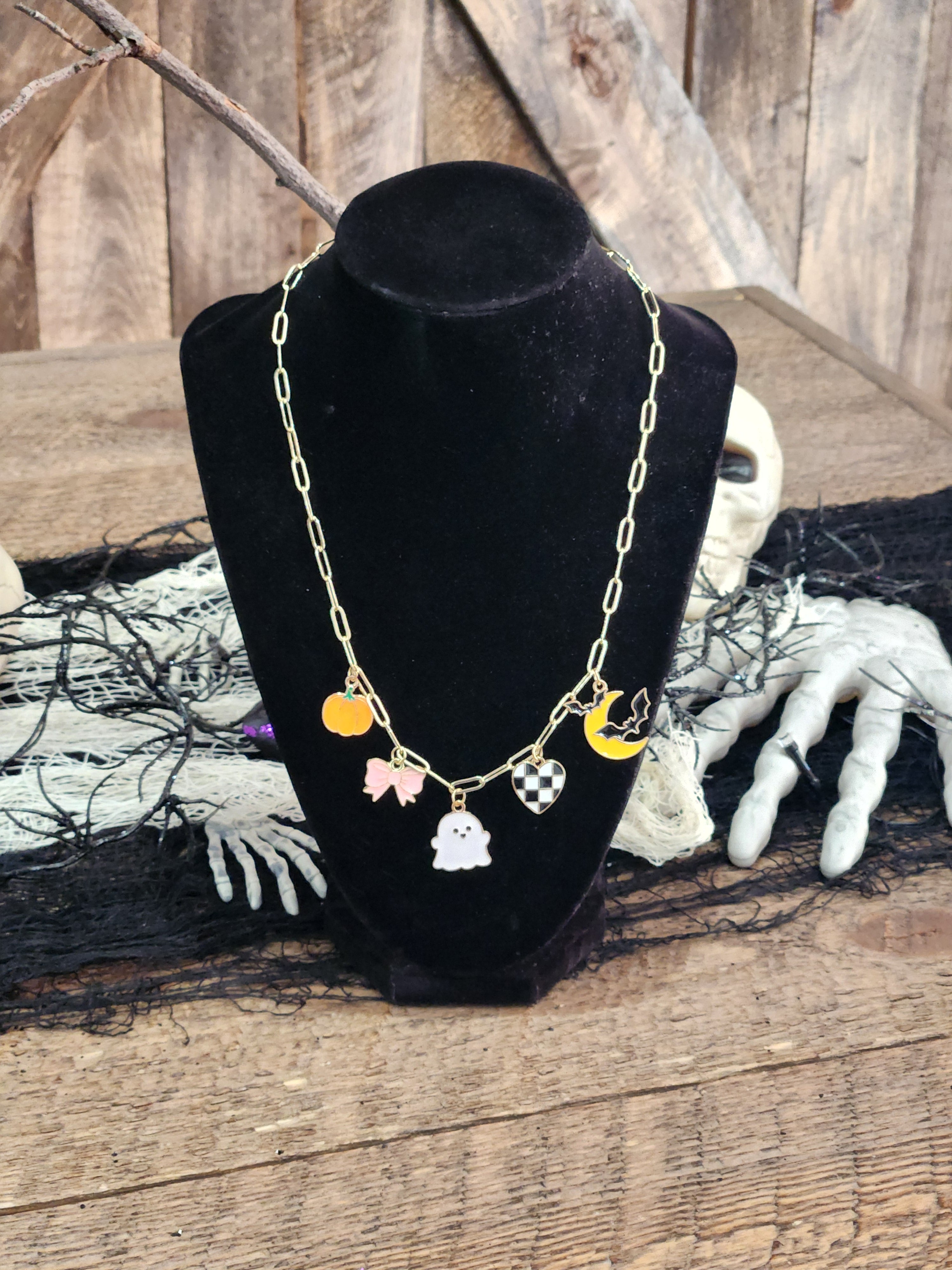 Winny Charm Necklace